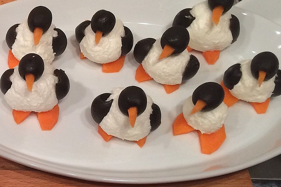 Oliven-Ziegenkäse-Pinguine