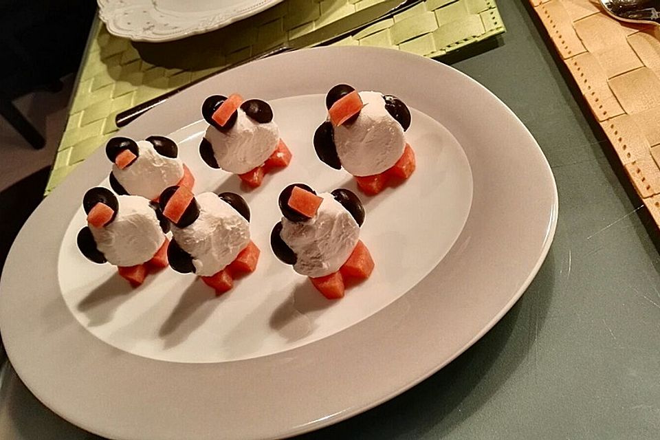 Oliven-Ziegenkäse-Pinguine