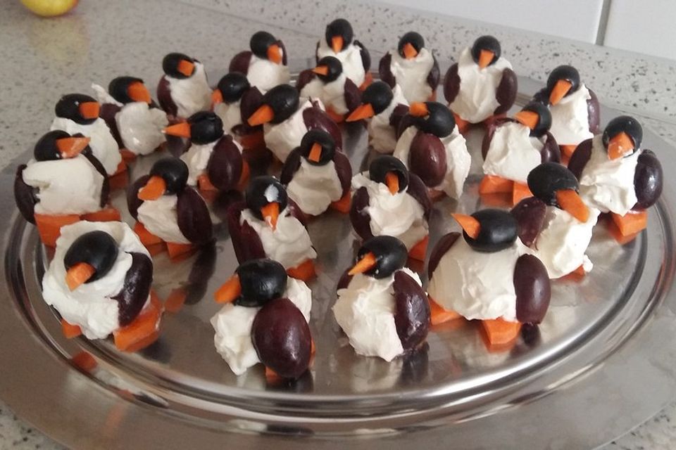 Oliven-Ziegenkäse-Pinguine