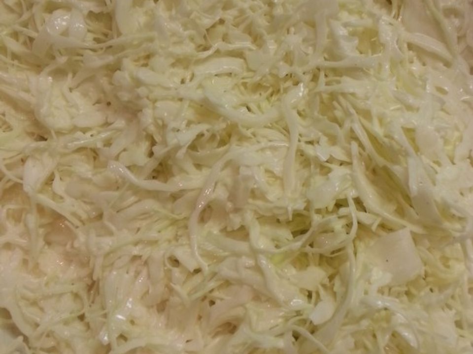 Hausgemachter Weißkohlsalat nach Großmutters Art von Zitterspinne| Chefkoch