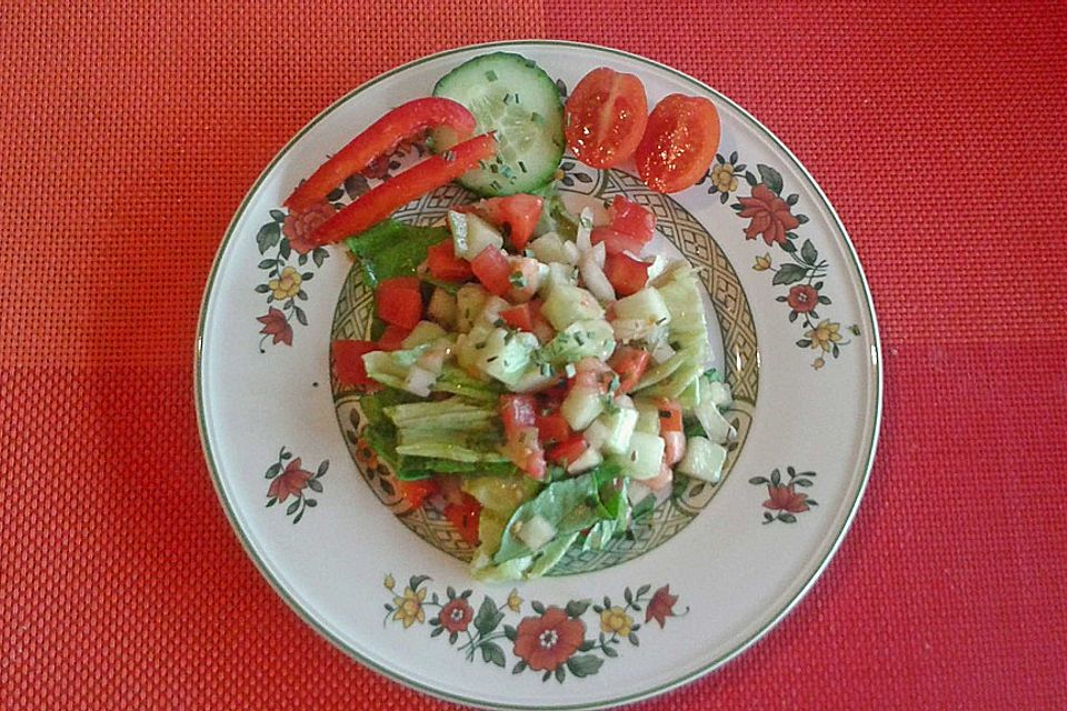 Syrischer Gurken-Tomaten-Salat