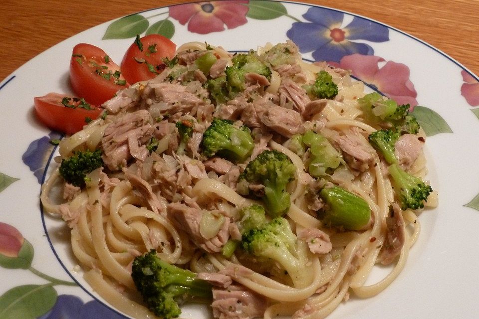 Linguine mit Thunfisch und Brokkoli