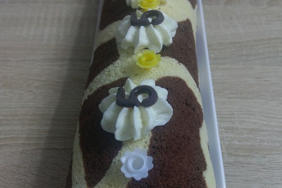 Giraffen-Biskuit-Roulade