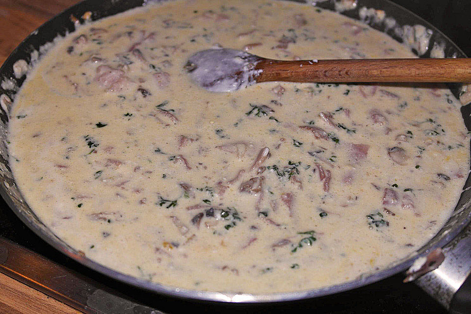 Carbonara-Variation mit Champignons