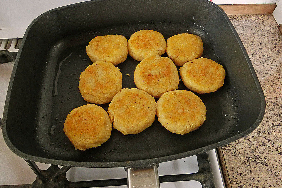 krümeltigers Polenta-Kichererbsen-Bratlinge krümeltigers Polenta-Kichererbsen-Bratlinge
