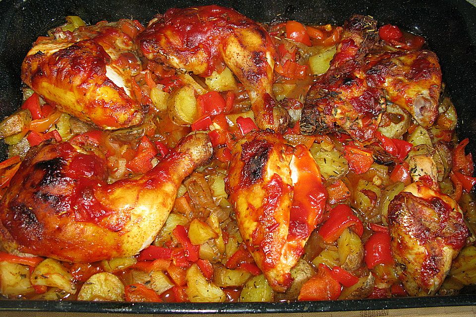 Hähnchen mit Kartoffeln und Tomaten vom Blech