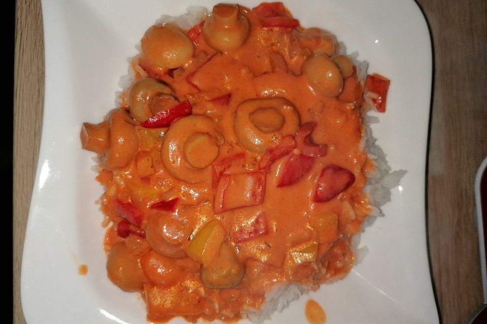 Paprika-Champignon-Sahnegemüse mit Basmatireis