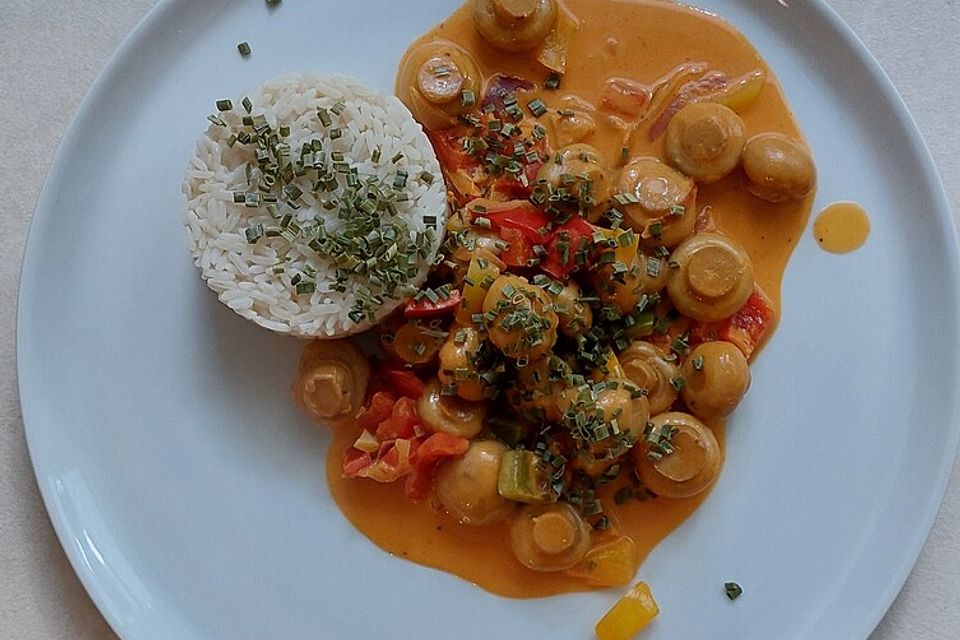 Paprika-Champignon-Sahnegemüse mit Basmatireis