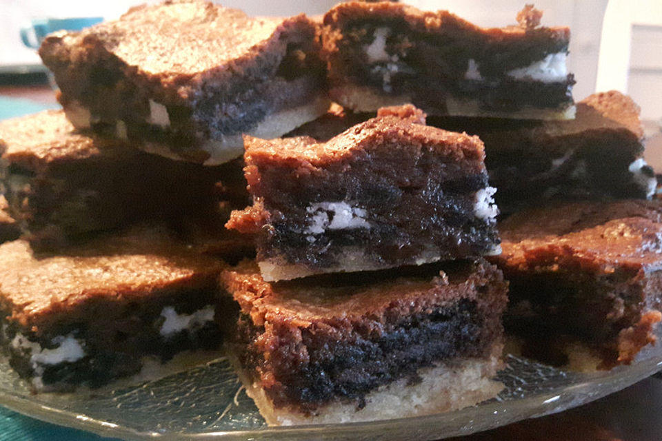 Chocolate Chip Cookie-Brownie mit Oreo-Füllung