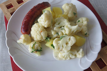 Blumenkohl mit weißer Soße