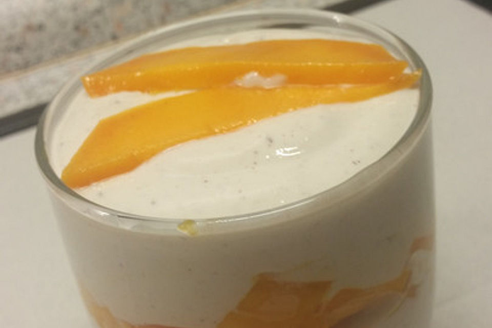 Mango-Kokos-Quark-Schichtdessert