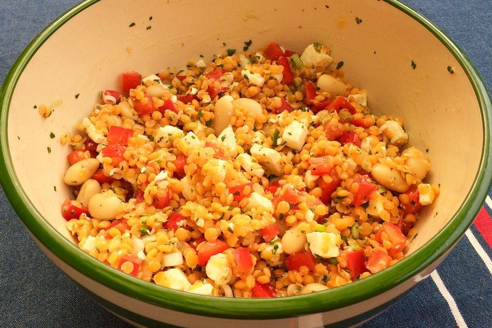 Roter Linsensalat mit Fetakäse