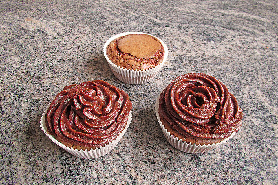 Schokoladencupcakes mit Schokoladentopping