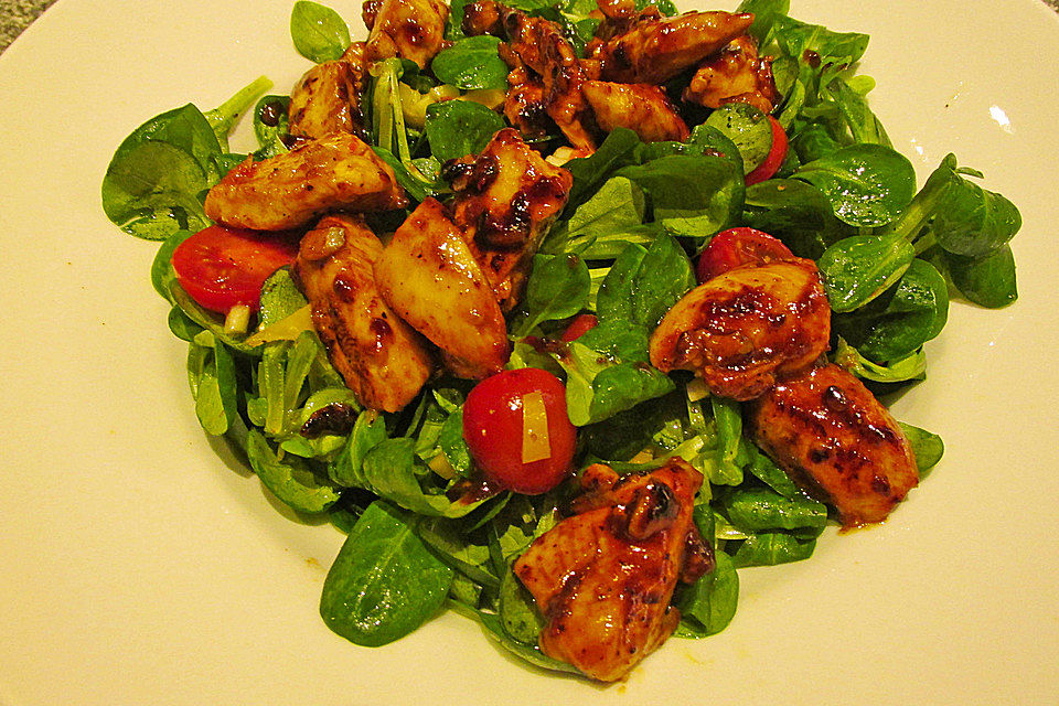 Feldsalat mit marinierter Hähnchenbrust und Feigenbalsamico-Dressing