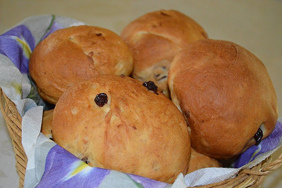 Süße Cranberry-Mandelbrötchen