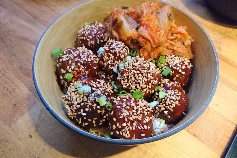 Koreanische Hackfleischklößchen mit Gochujangpaste