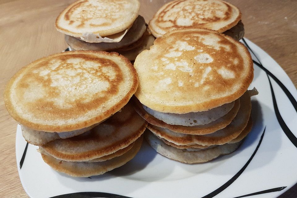 Vegane Pancakes - milchfrei, eifrei, laktosefrei Vegane Pancakes - milchfrei, eifrei, laktosefrei