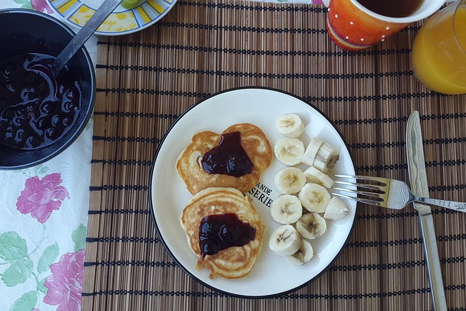 Vegane Pancakes - milchfrei, eifrei, laktosefrei Vegane Pancakes - milchfrei, eifrei, laktosefrei