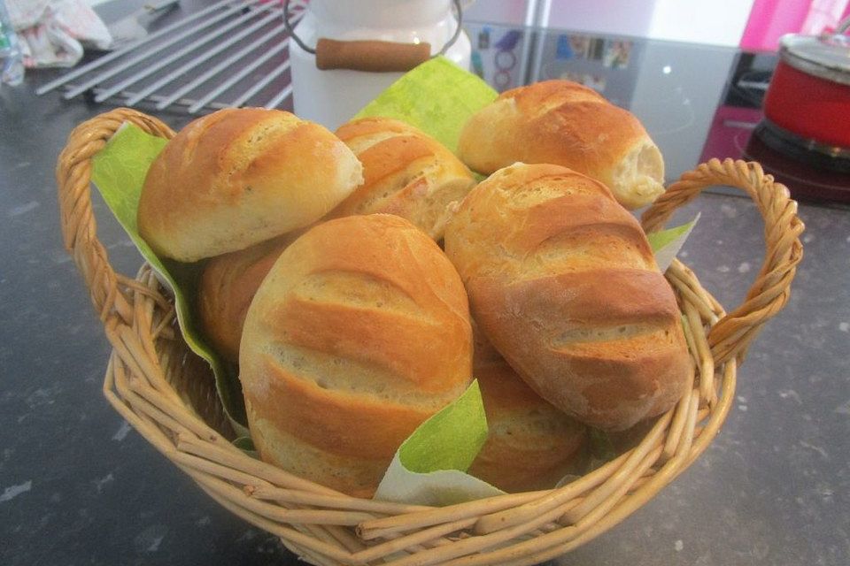 Knusprige Baguettebrötchen