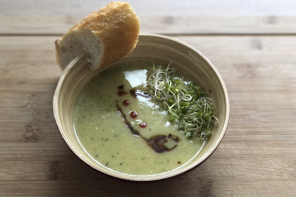 Zucchini-Kartoffel-Kokos-Suppe