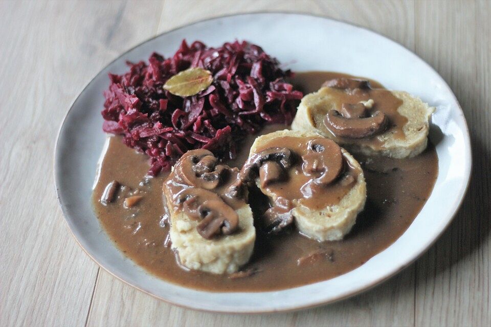 Böhmische Semmelknödel