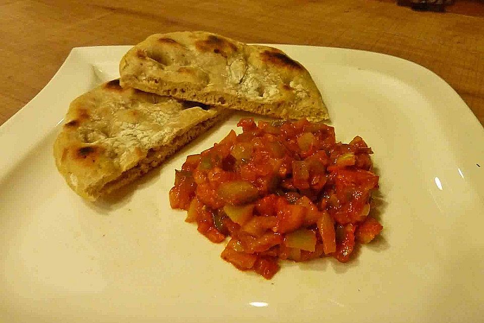 Pfannenbrot mit Paprikagemüse Pfannenbrot mit Paprikagemüse