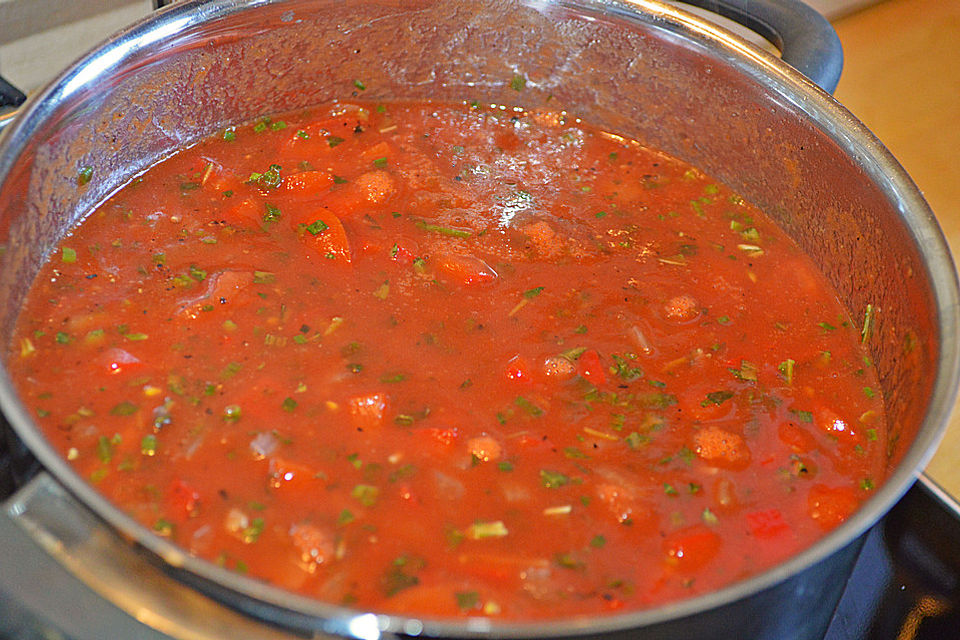 Schnelle Tomaten-Paprika-Suppe