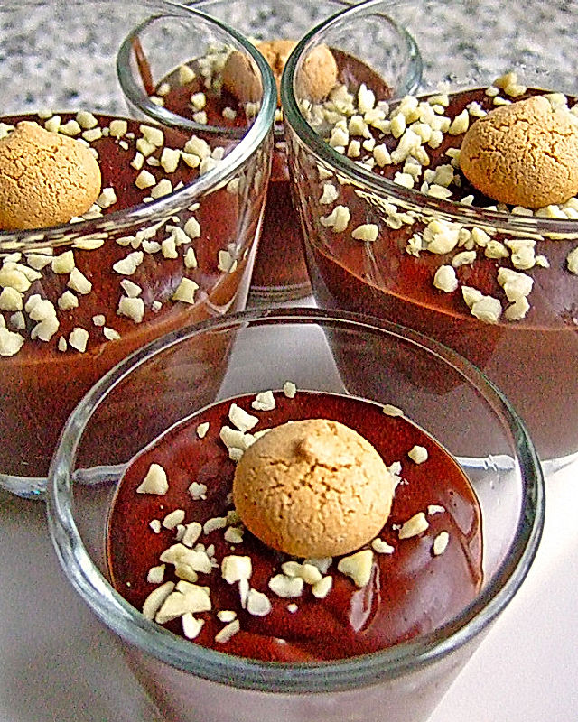 Schokoladenpudding mit Espresso und Amaretto