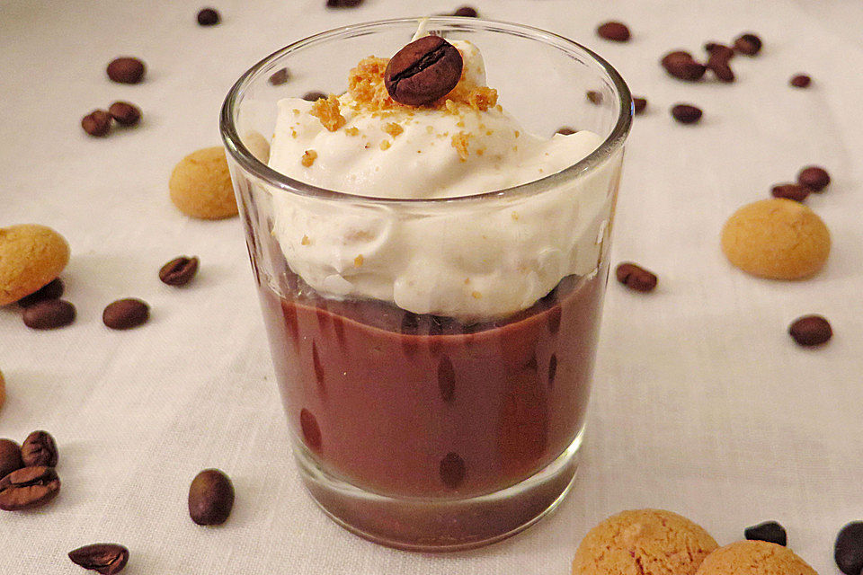 Schokoladenpudding mit Espresso und Amaretto