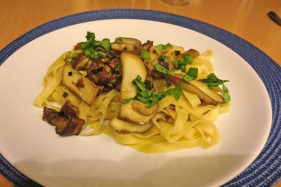 Tagliatelle mit Steinpilzen und Zimt