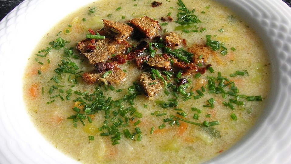 Gebrannte Grießsuppe mit Gemüse, Röstbrotwürfeln und Speck von Estrella1 Gebrannte Grießsuppe mit Gemüse, Röstbrotwürfeln und Speck von Estrella1