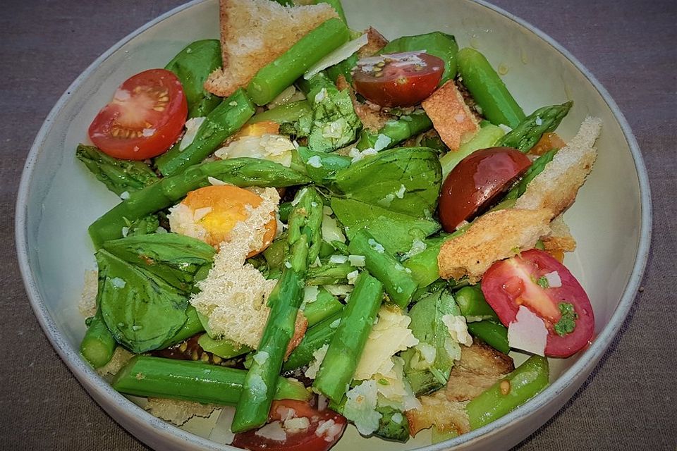 Spargel-Brotsalat