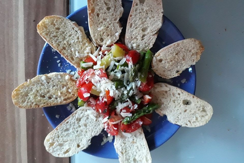 Spargel-Brotsalat