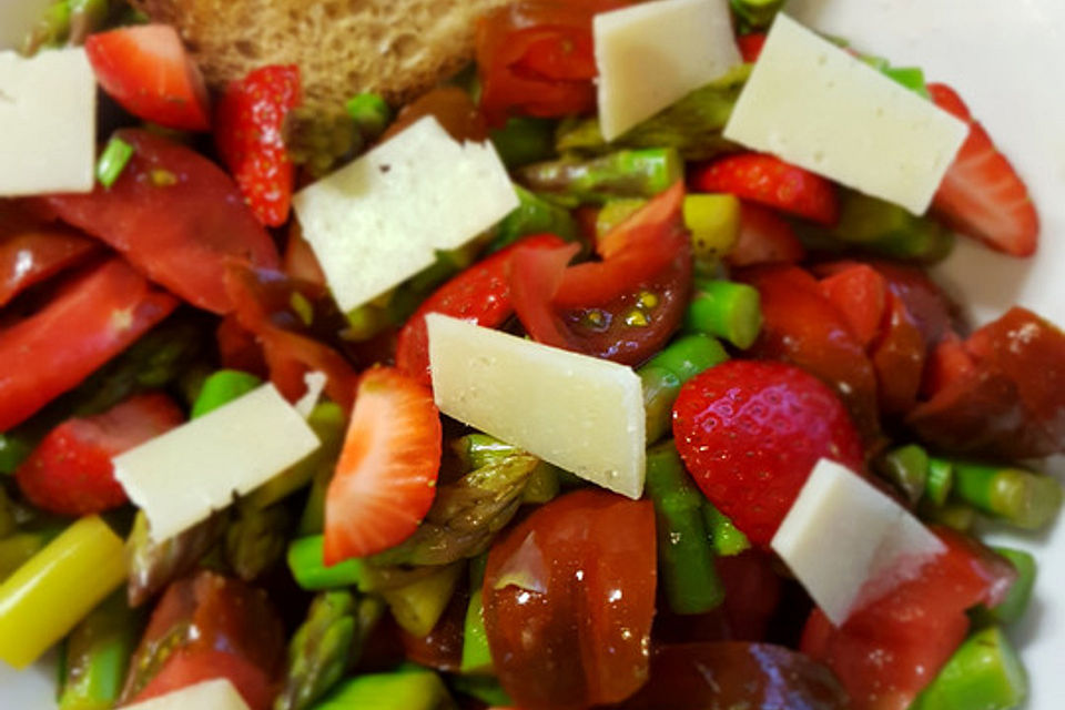 Spargel-Brotsalat