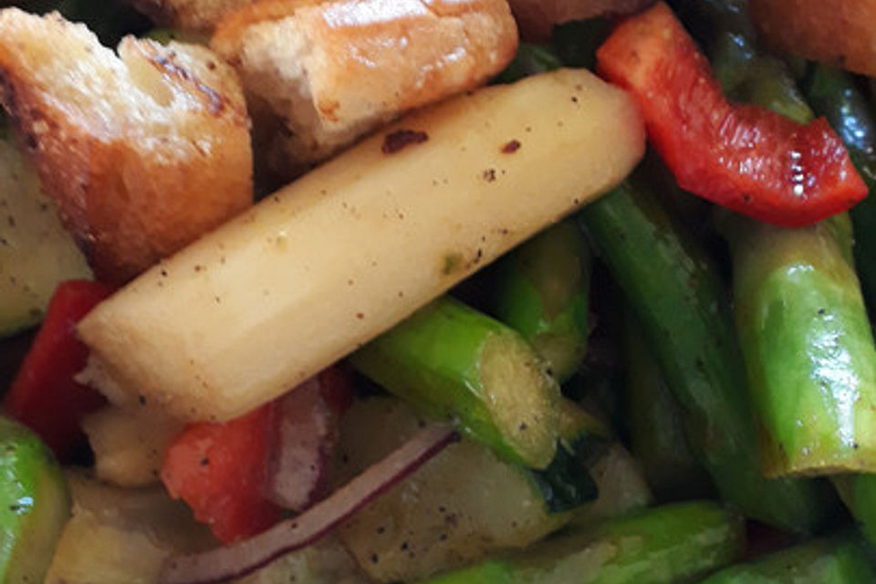 Spargel-Brotsalat