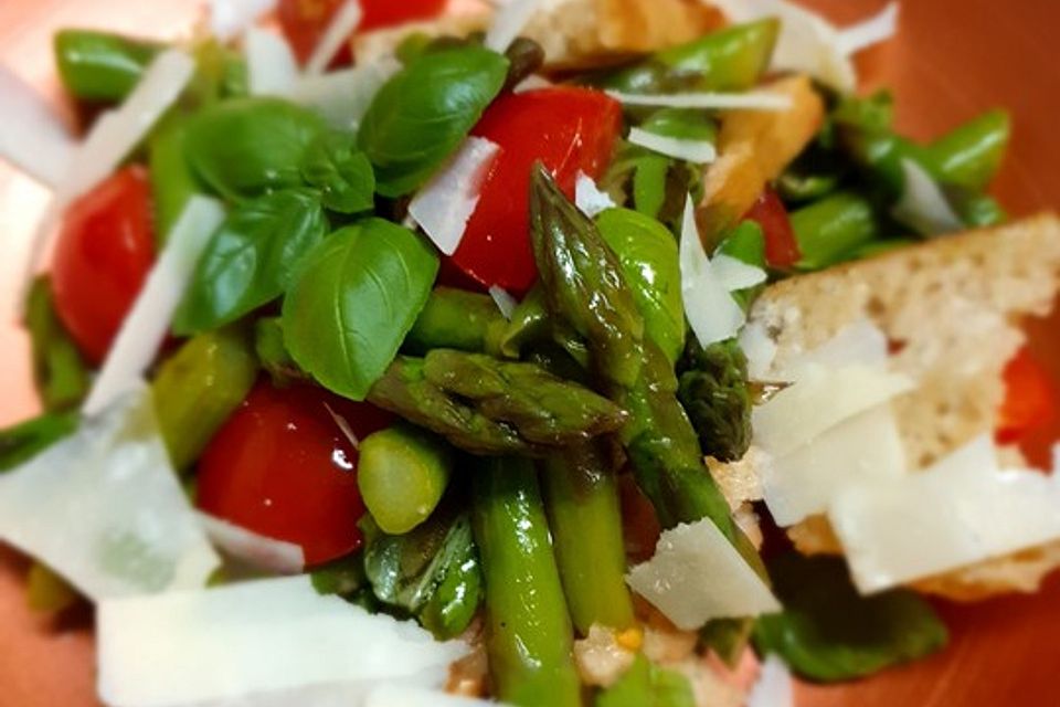 Spargel-Brotsalat