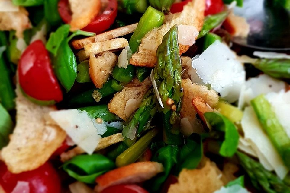 Spargel-Brotsalat
