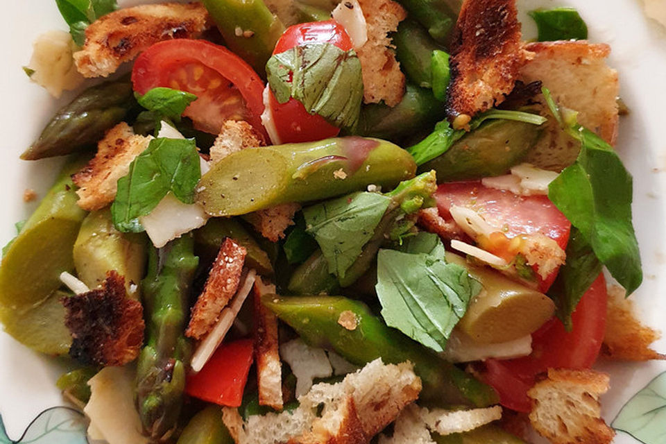 Spargel-Brotsalat