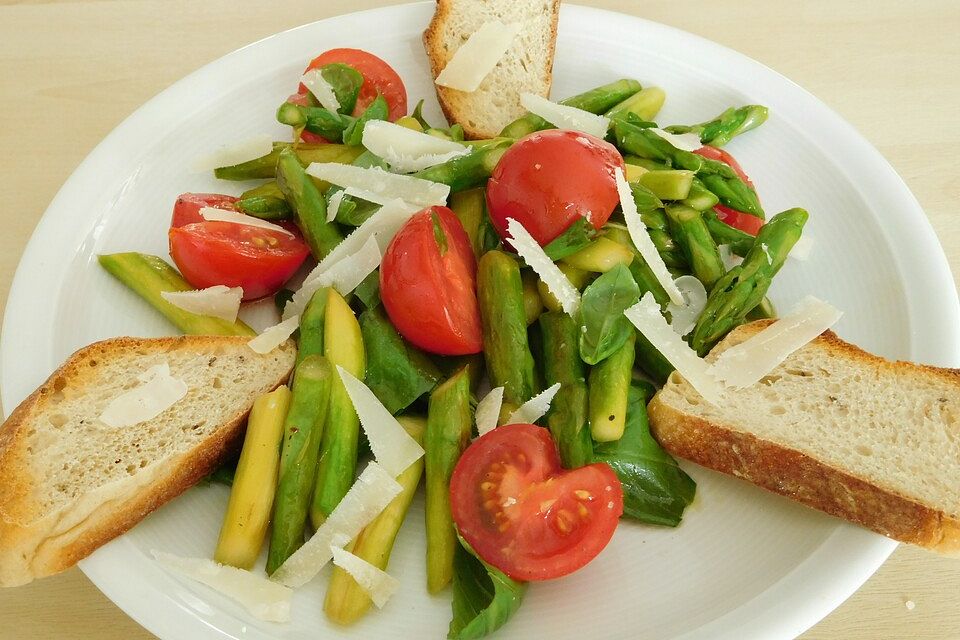 Spargel-Brotsalat