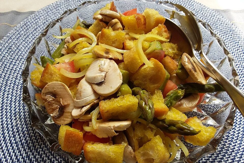 Spargel-Brotsalat