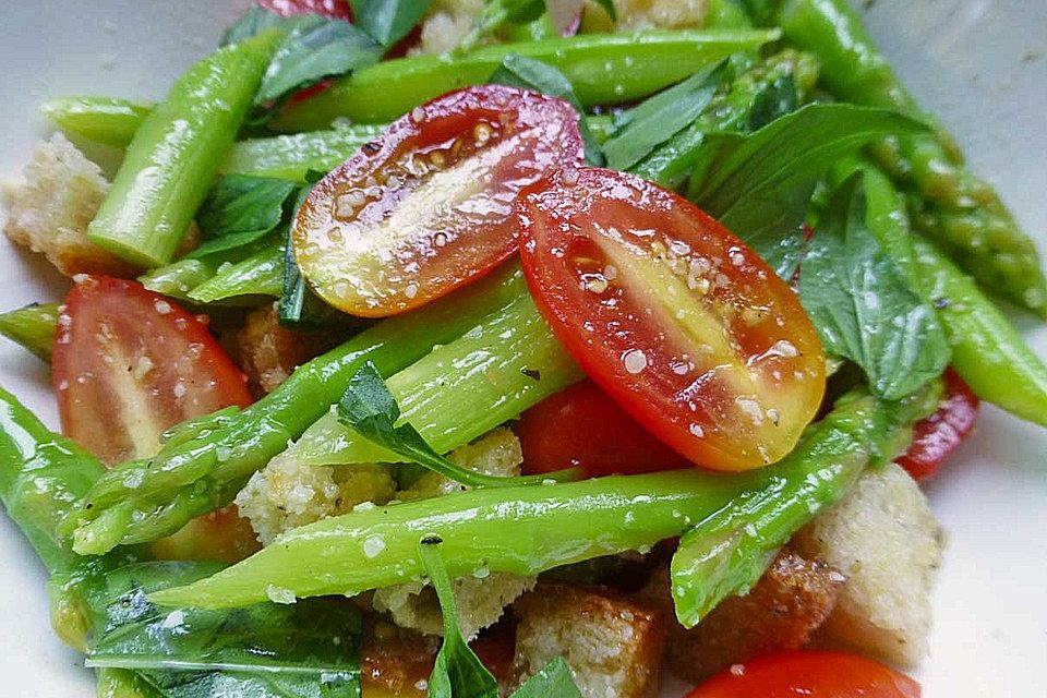 Spargel-Brotsalat