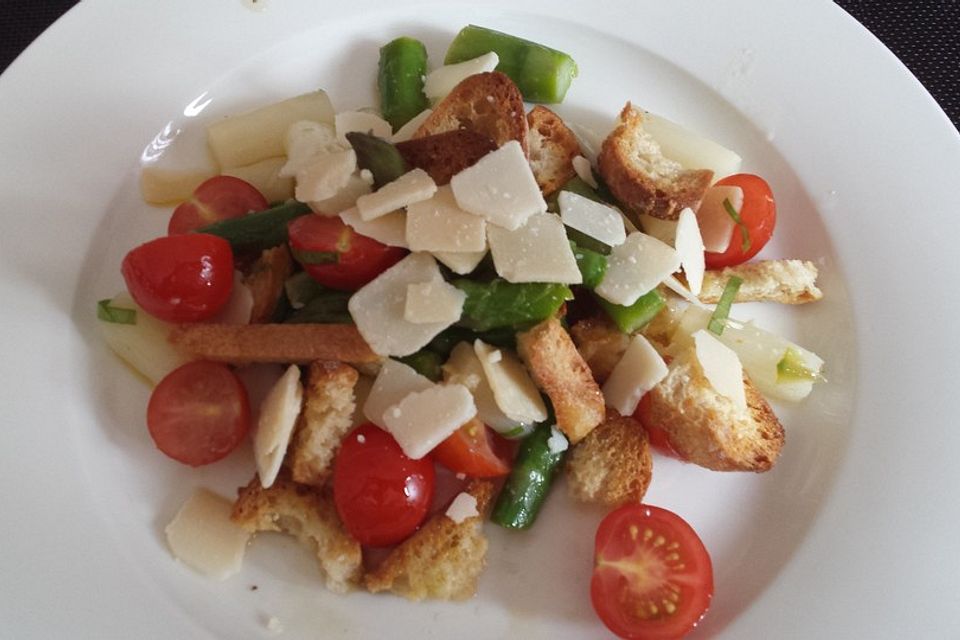 Spargel-Brotsalat