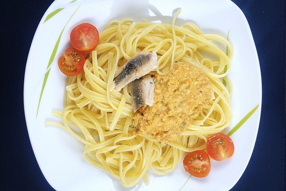 Nigella Lawsons Sicilian Pasta with Tomatos, Garlic and Almonds