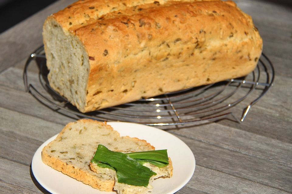 Dinkel-Bärlauchbrot mit Sonnenblumenkernen