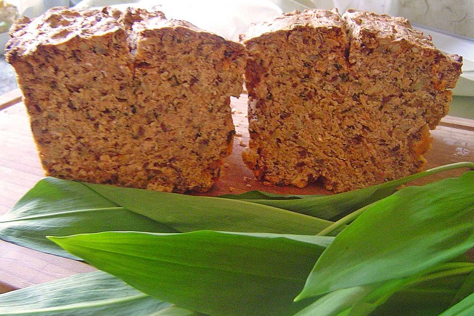 Dinkel-Bärlauchbrot mit Sonnenblumenkernen