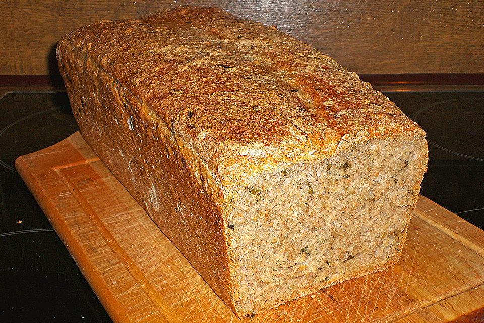 Dinkel-Bärlauchbrot mit Sonnenblumenkernen