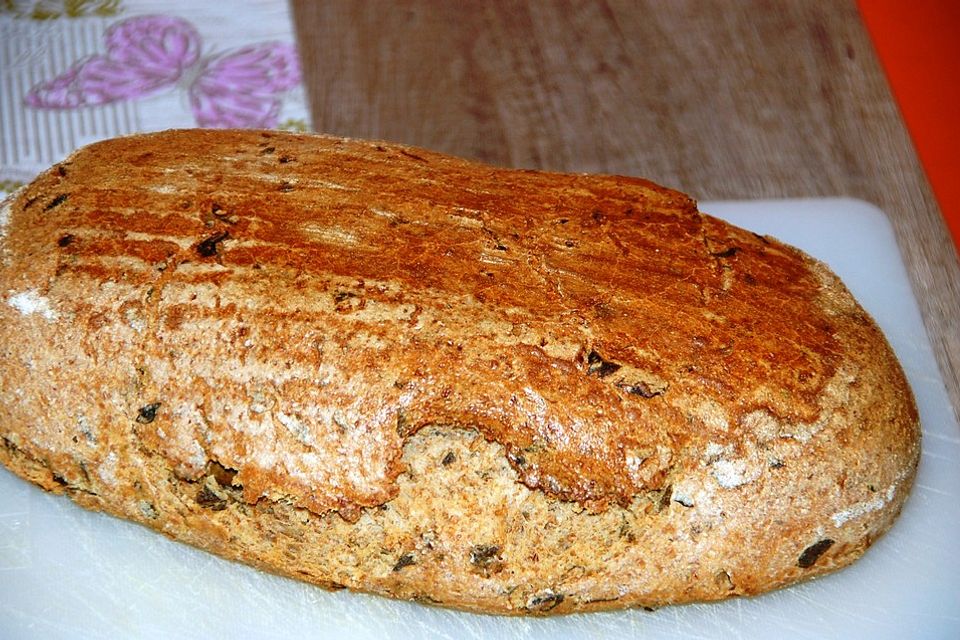 Dinkel-Bärlauchbrot mit Sonnenblumenkernen