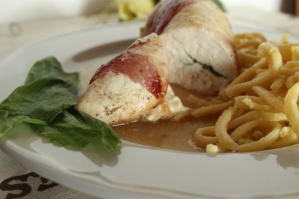 Hähnchenbrust-Bärlauch-Rouladen mit Bacon und Käse von badegast1 | Chefkoch