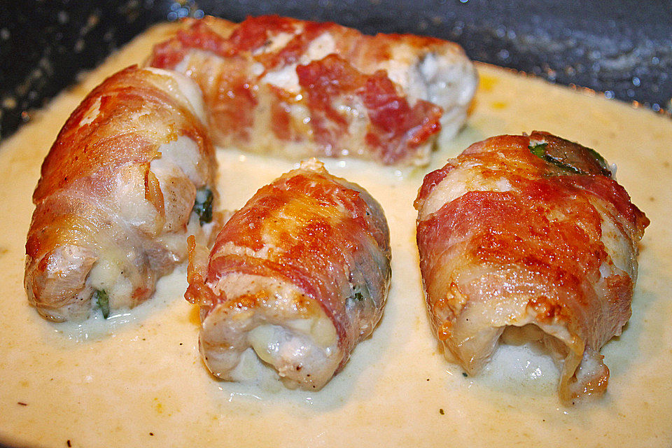 Hähnchenbrust-Bärlauch-Rouladen mit Bacon und Käse