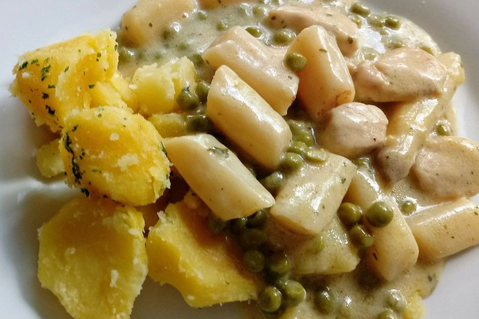 Spargel-Erbsen-Ragout mit Schinken und Kartoffeln